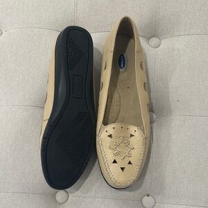 Dr. Scholl's Beige Loafers with Cutout Design